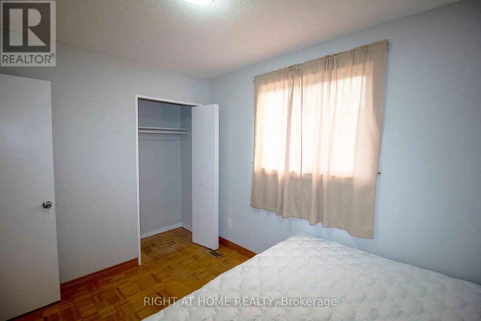 UPPER UNIT - 55 MENTOR BOULEVARD
