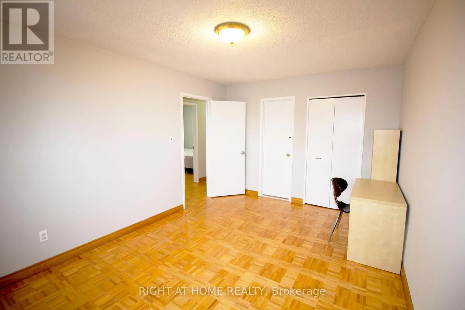 UPPER UNIT - 55 MENTOR BOULEVARD