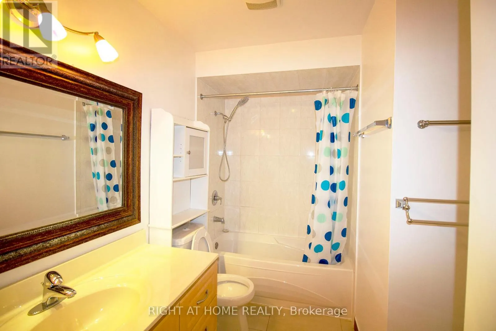 UPPER UNIT - 55 MENTOR BOULEVARD