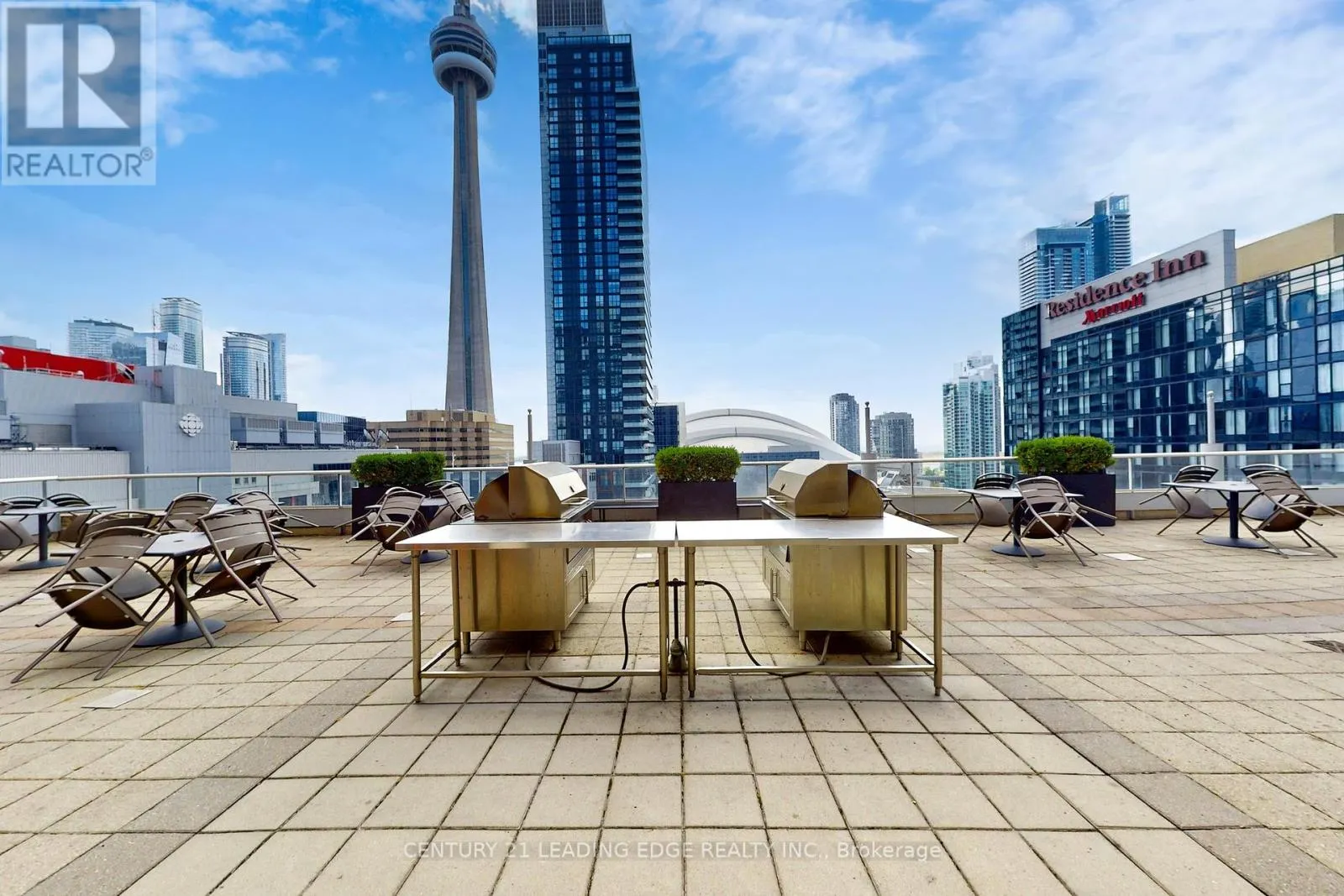1730 - 250 WELLINGTON STREET W
