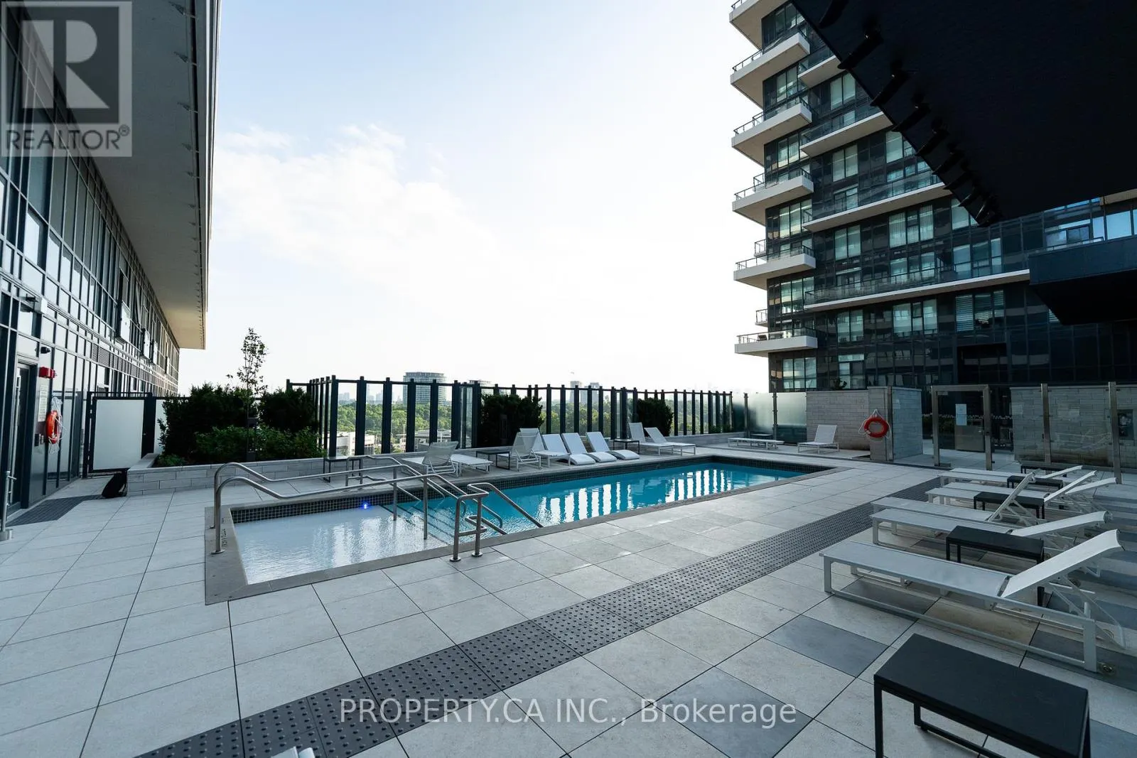 3104 - 30 INN ON THE PARK DRIVE