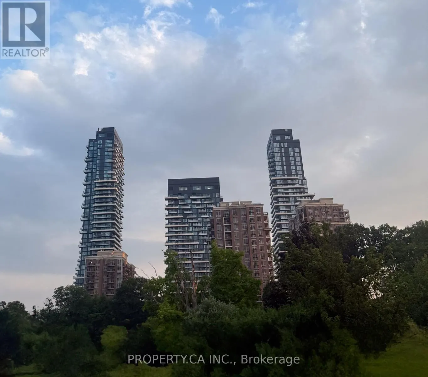 3104 - 30 INN ON THE PARK DRIVE