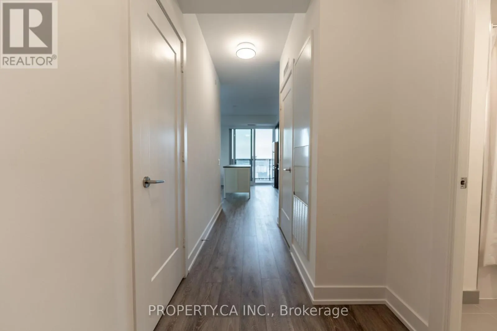 3104 - 30 INN ON THE PARK DRIVE