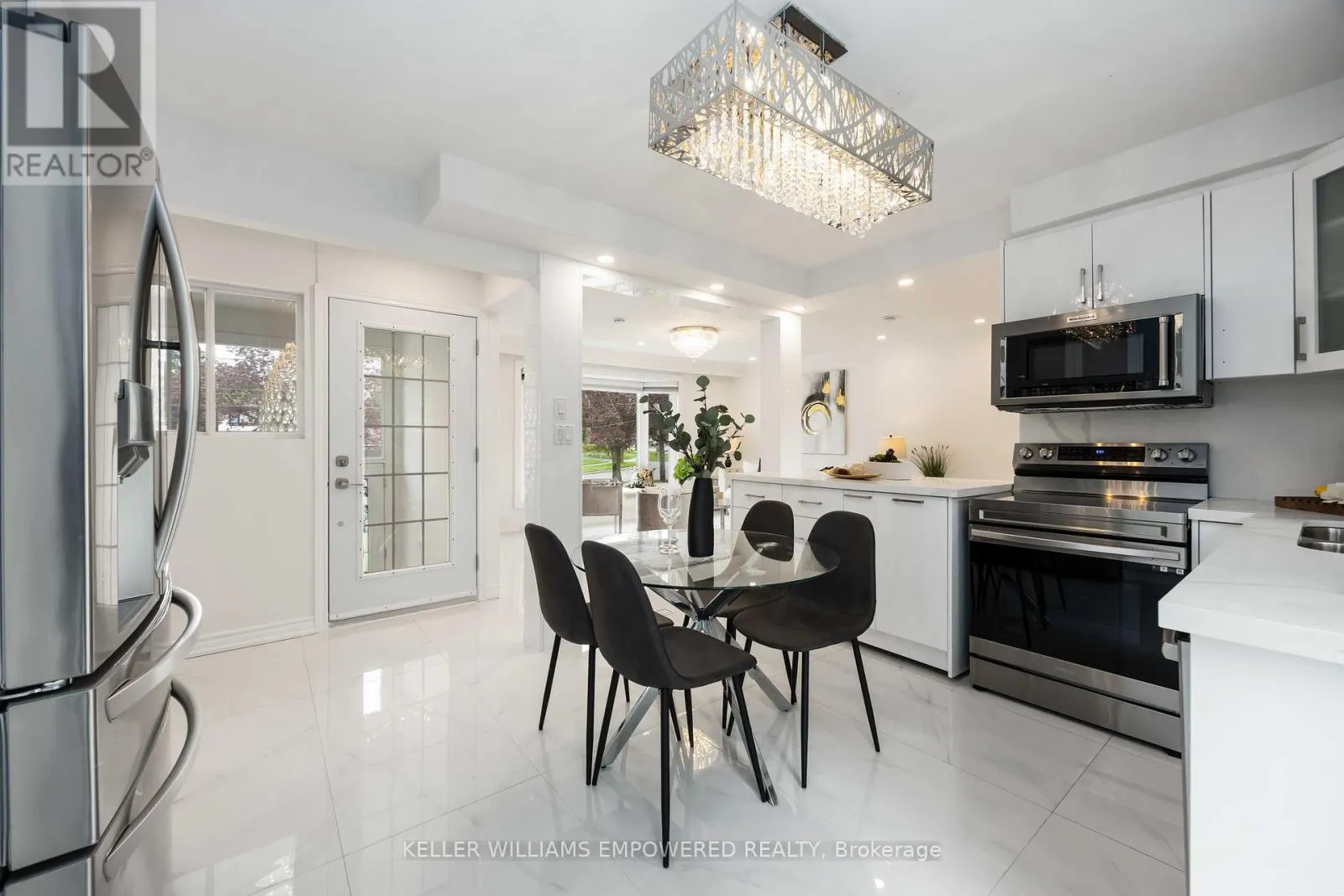 112 KINGSLAKE ROAD