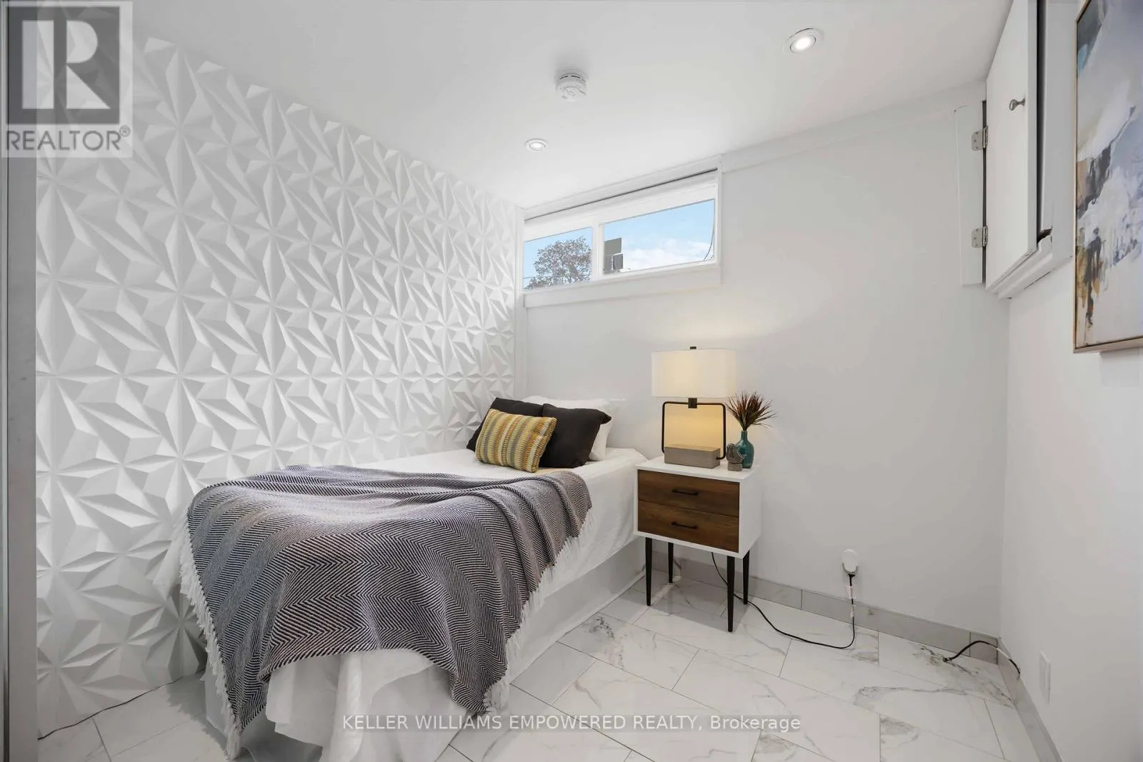 112 KINGSLAKE ROAD