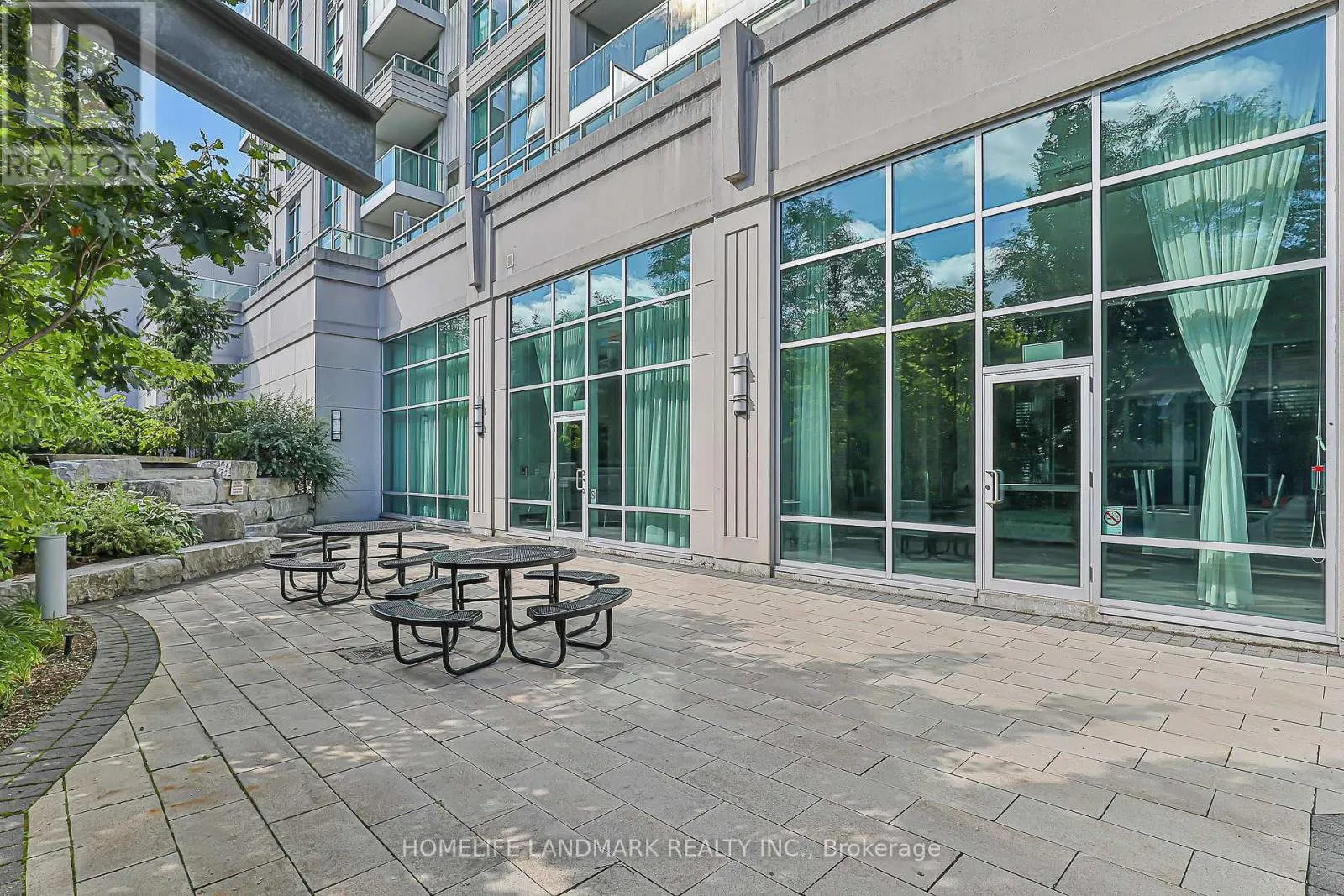 1615 - 17 ANNDALE DRIVE