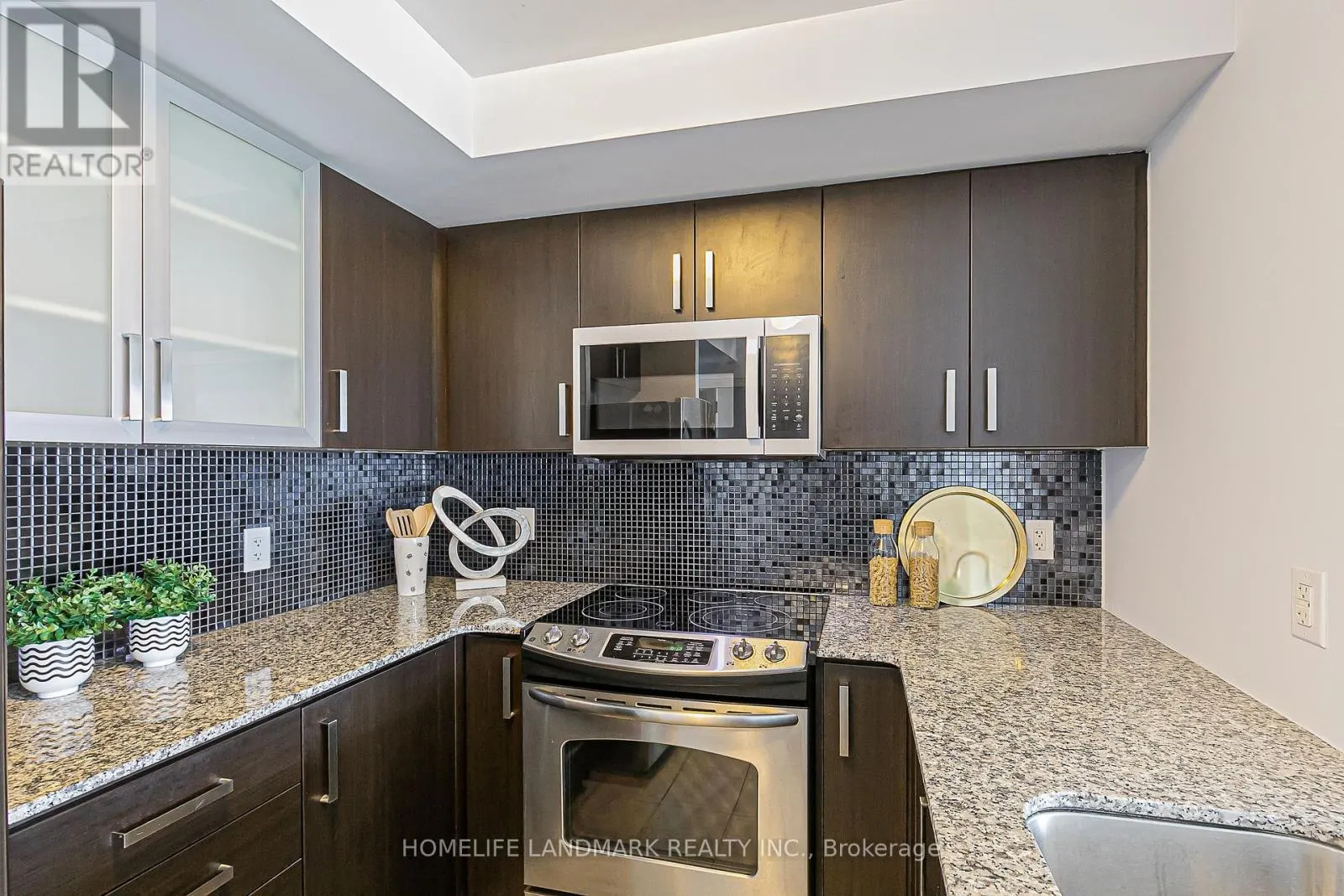 1615 - 17 ANNDALE DRIVE