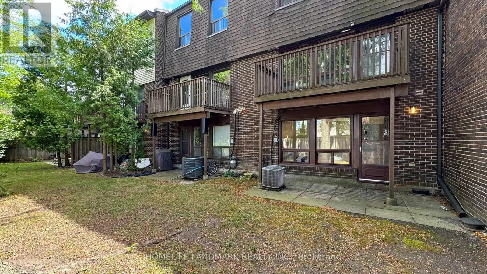 4 - 100 SPIRE HILL WAY