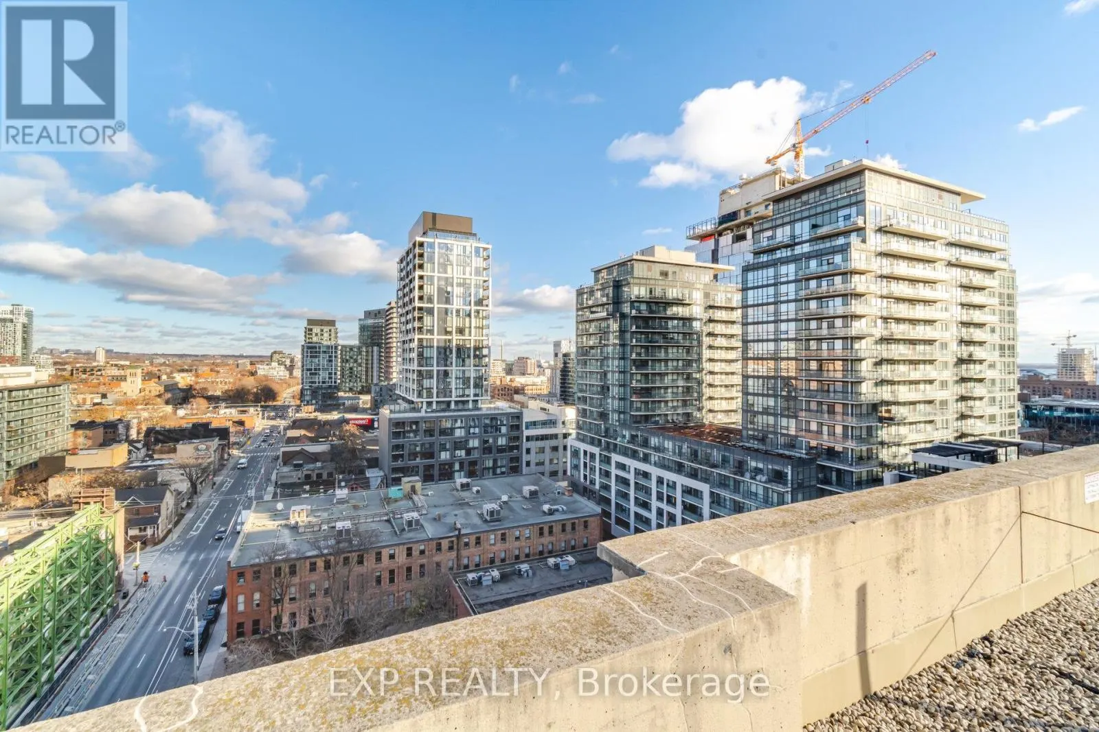566 - 313 RICHMOND STREET E