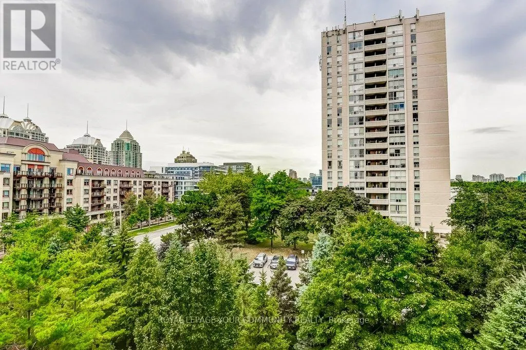 527 - 650 SHEPPARD AVENUE E