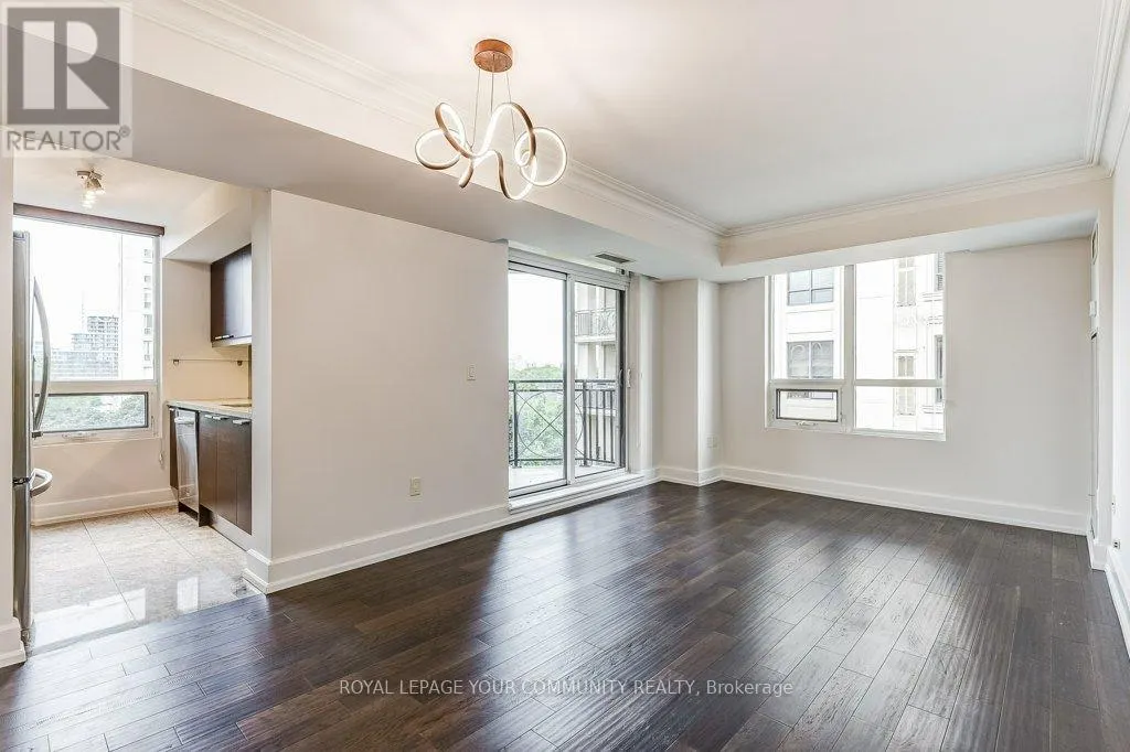 527 - 650 SHEPPARD AVENUE E