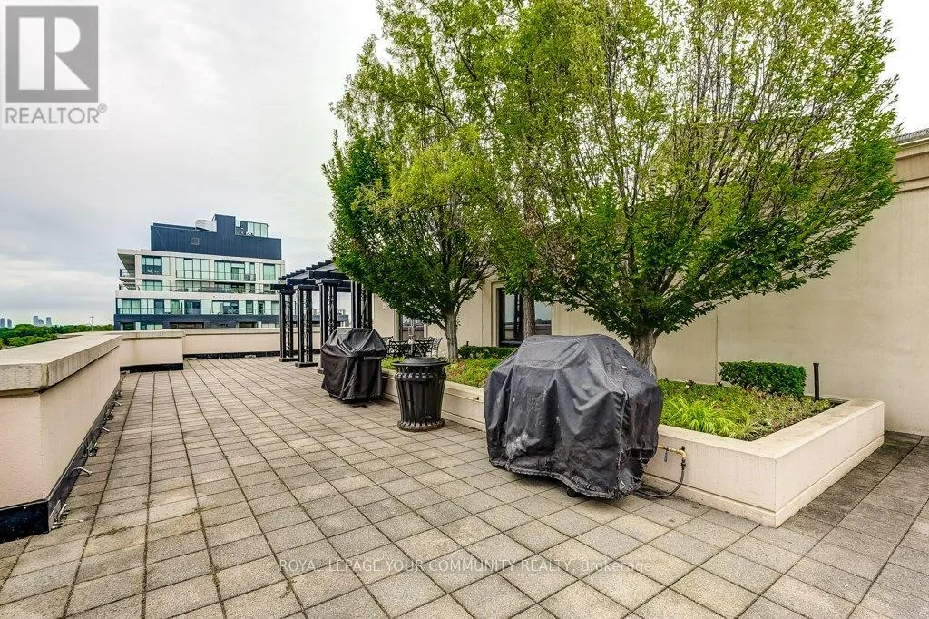 527 - 650 SHEPPARD AVENUE E