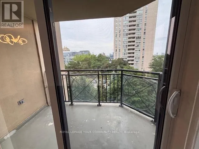 527 - 650 SHEPPARD AVENUE E