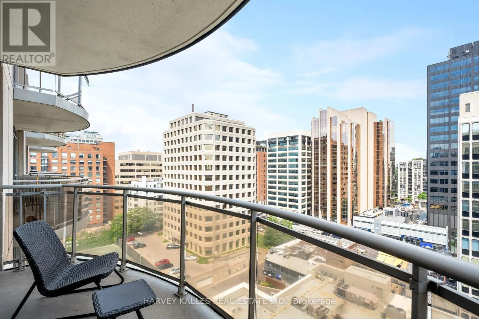 1201 - 1430 YONGE STREET
