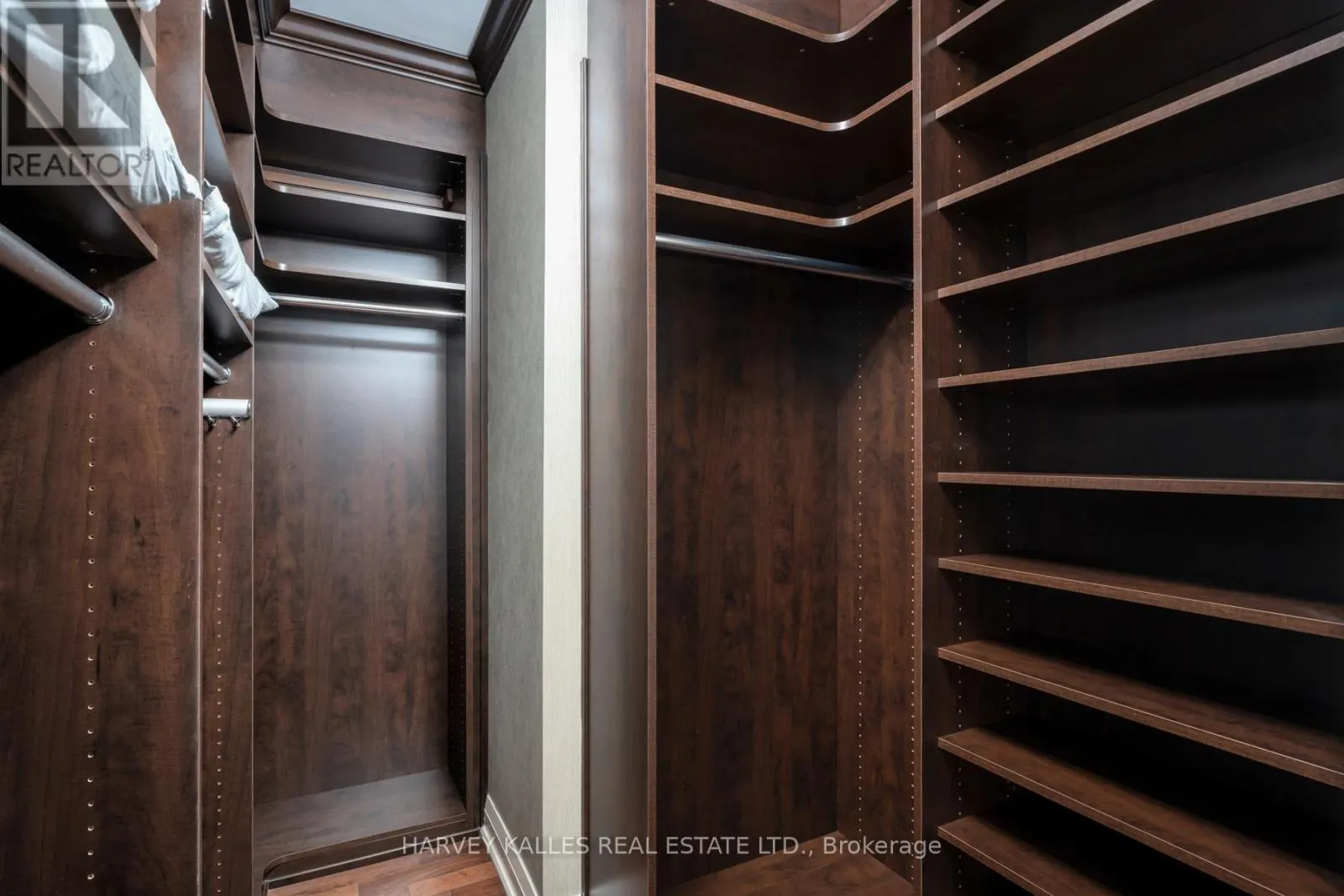 1201 - 1430 YONGE STREET