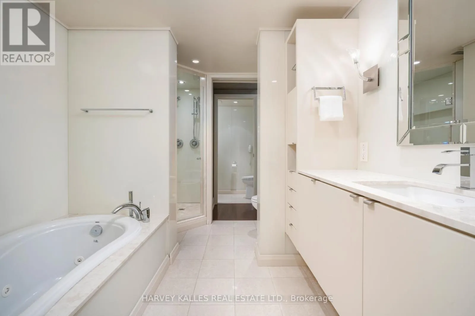 1201 - 1430 YONGE STREET