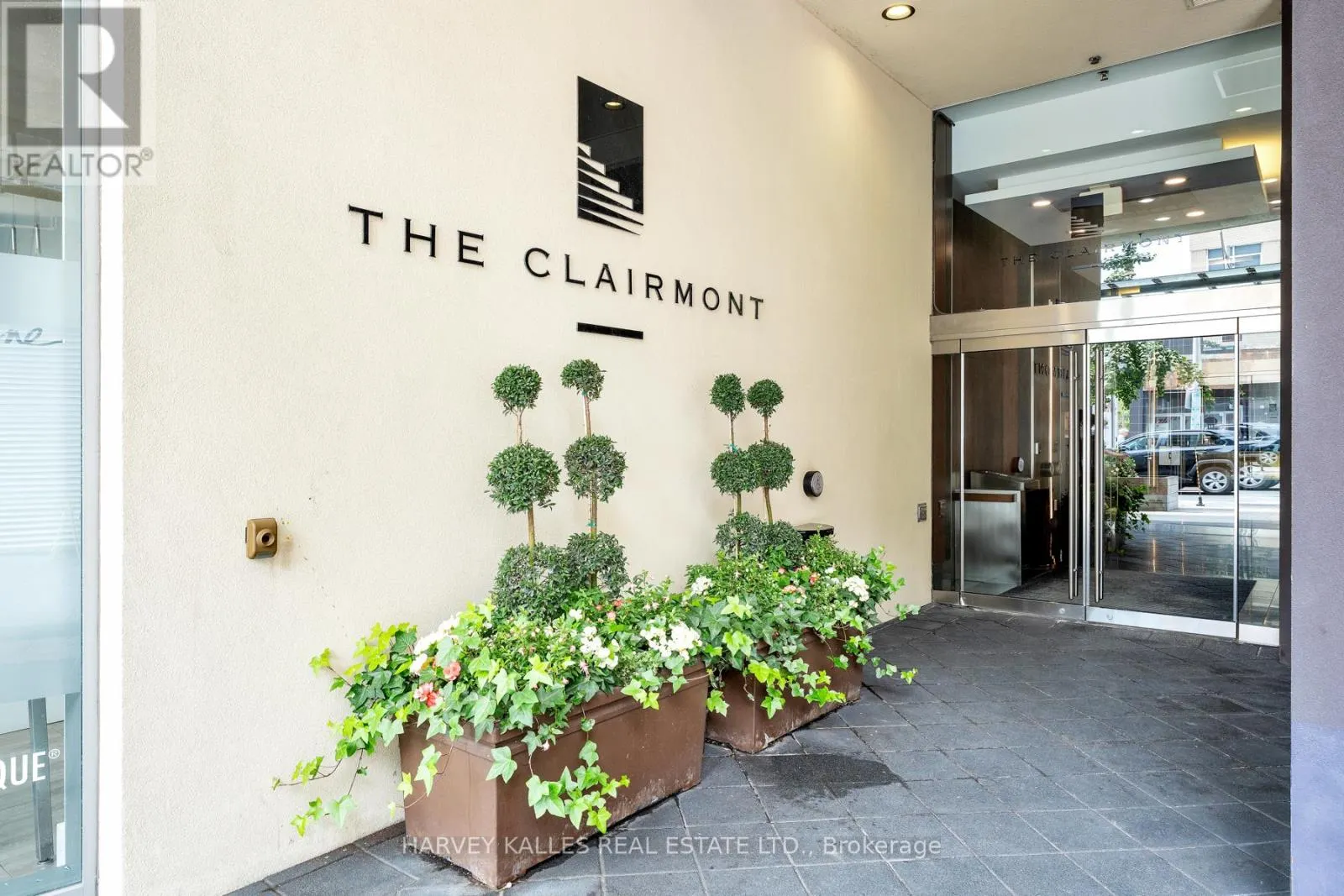 1201 - 1430 YONGE STREET