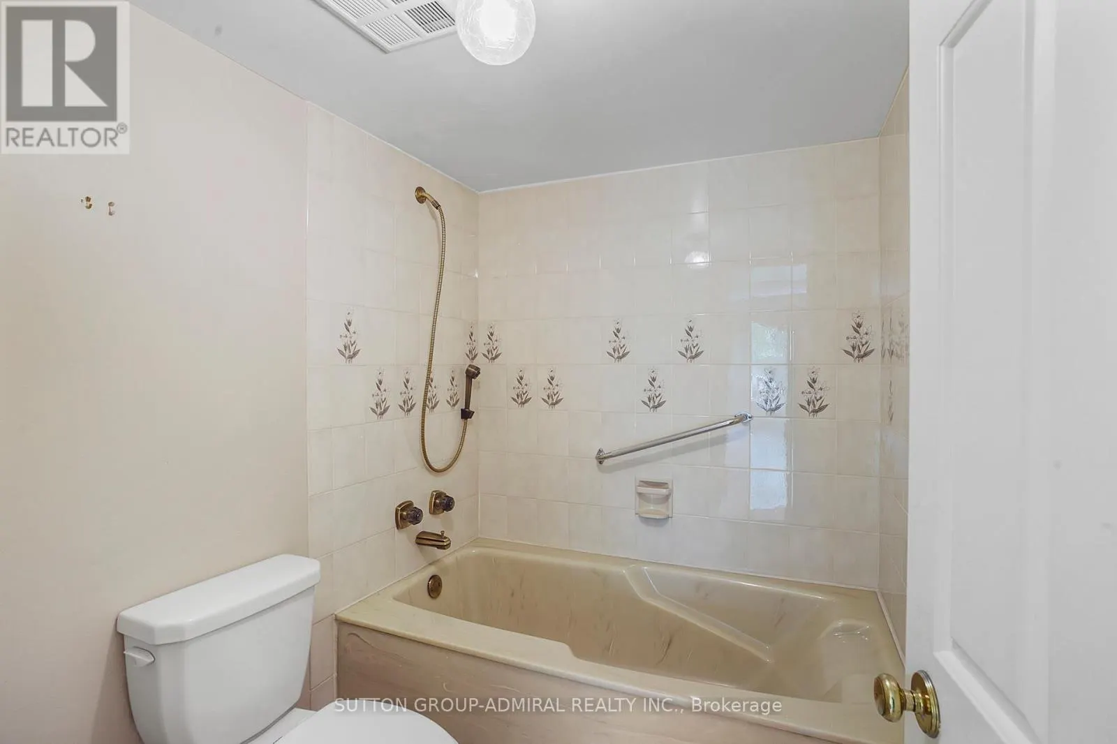 402 - 245 THE DONWAY WEST