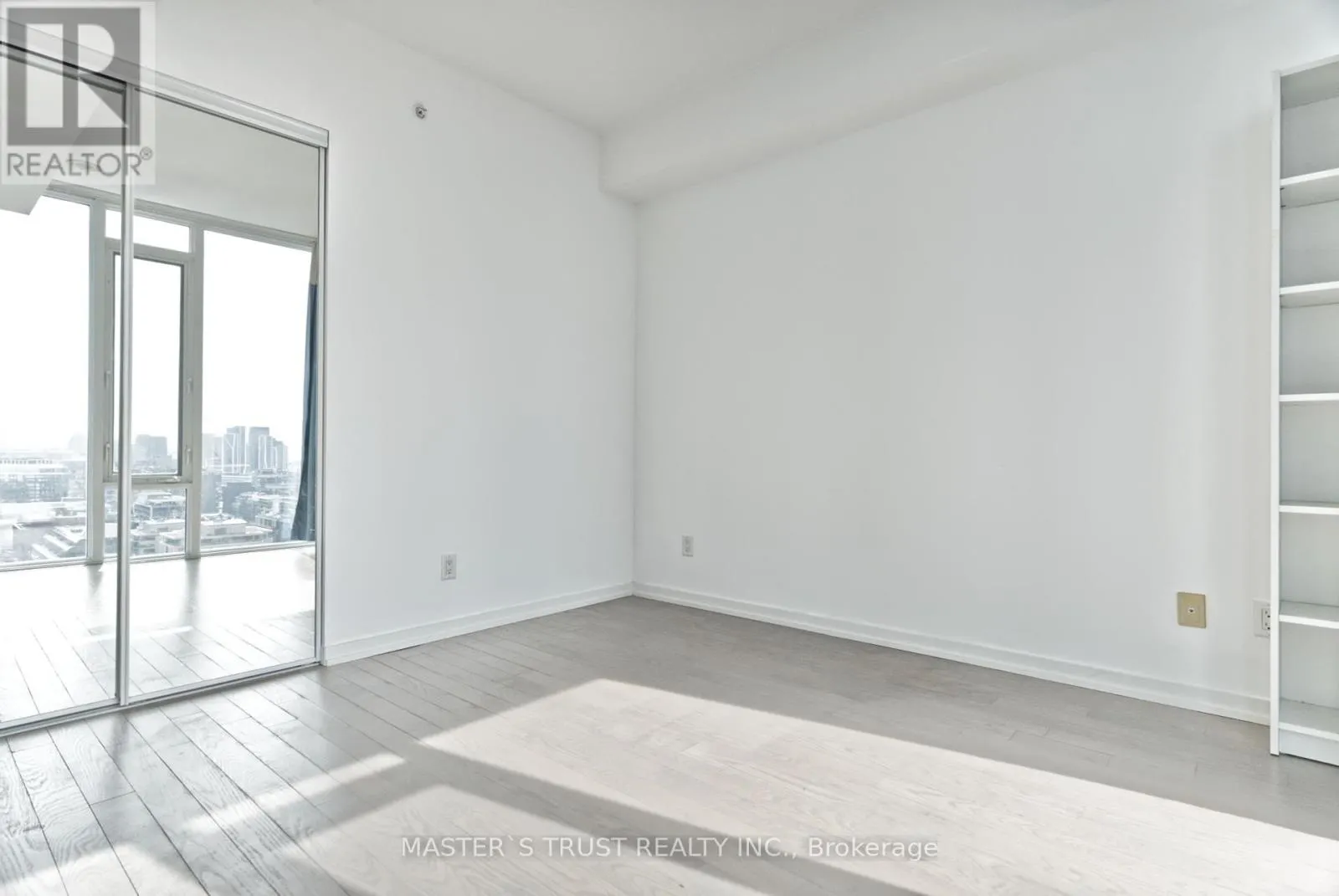 2511 - 101 PETER STREET