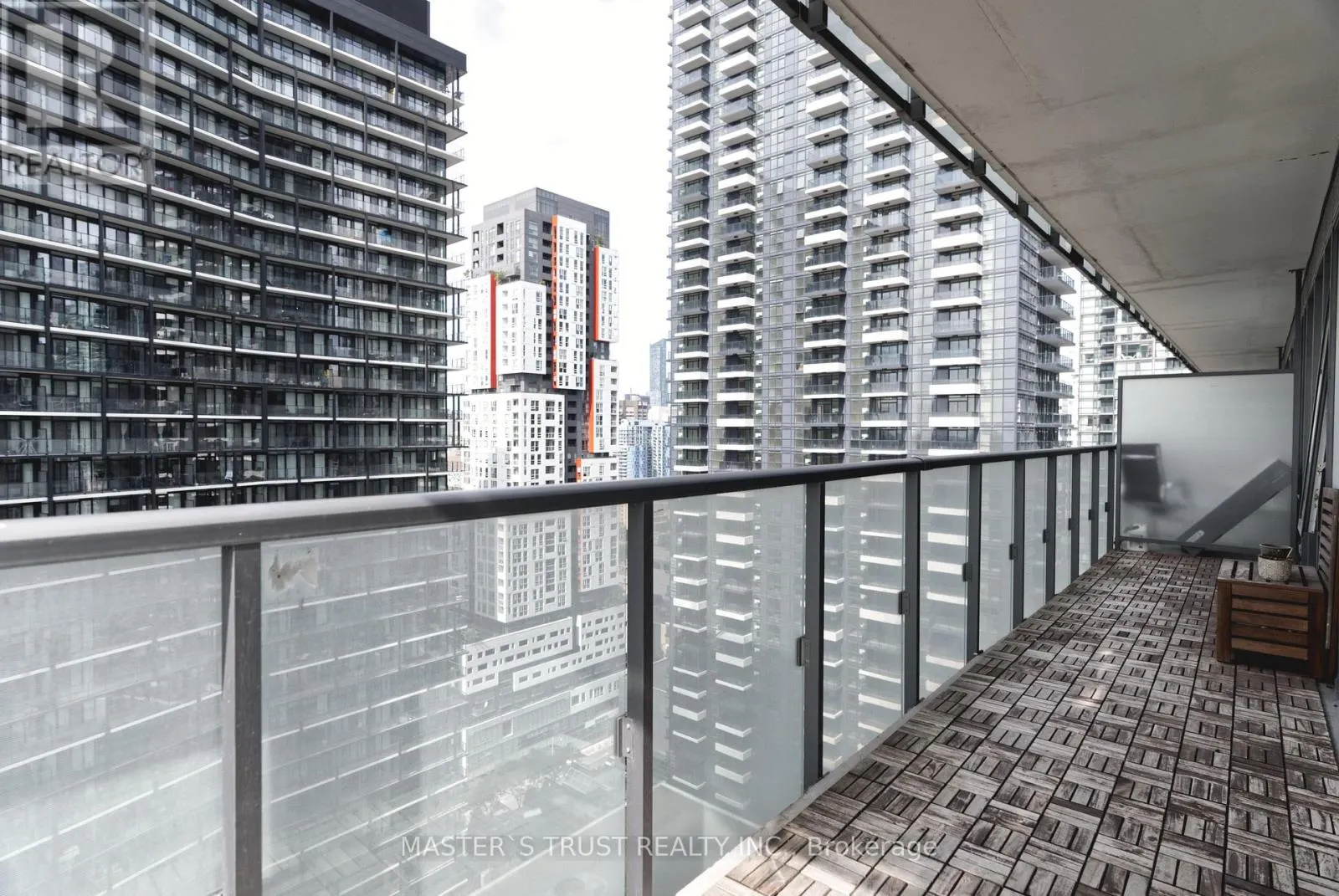 2511 - 101 PETER STREET