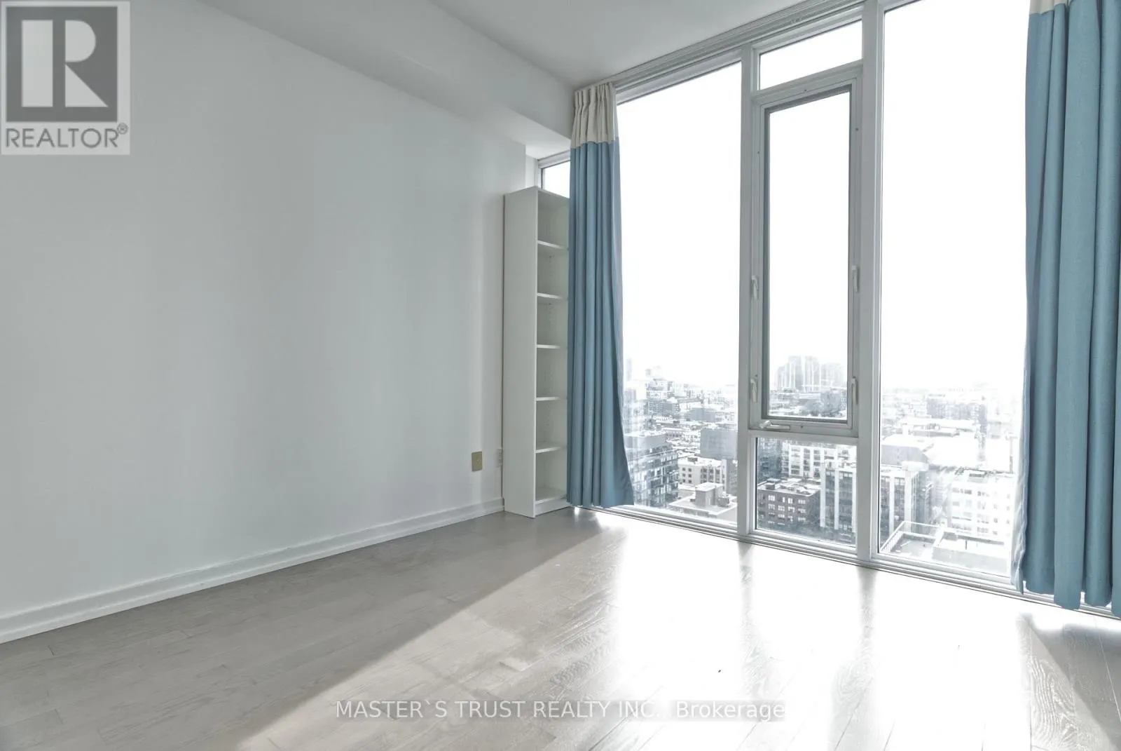 2511 - 101 PETER STREET