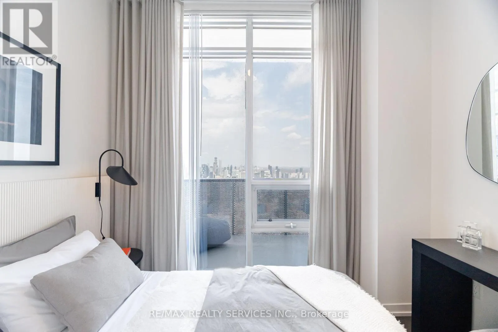 PH103 - 138 DOWNES STREET