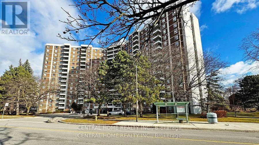 715 - 5 SHADY GOLFWAY