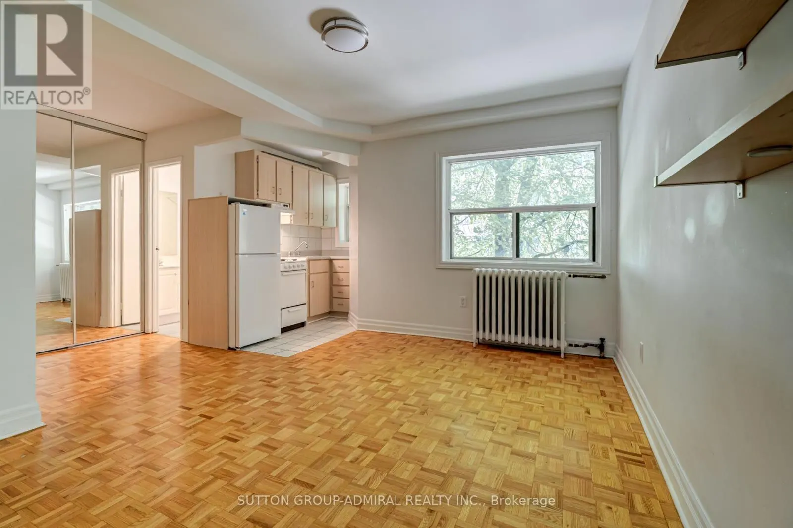 303 - 33 MAITLAND STREET