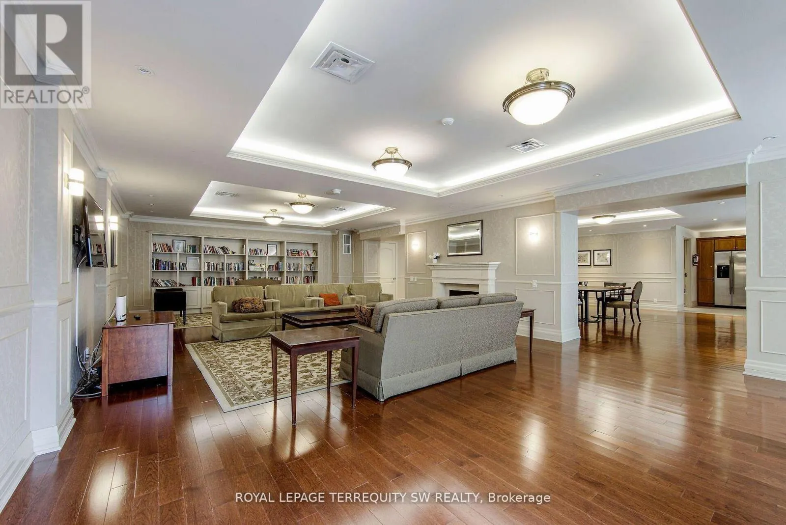 208 - 2 CLAIRTRELL ROAD