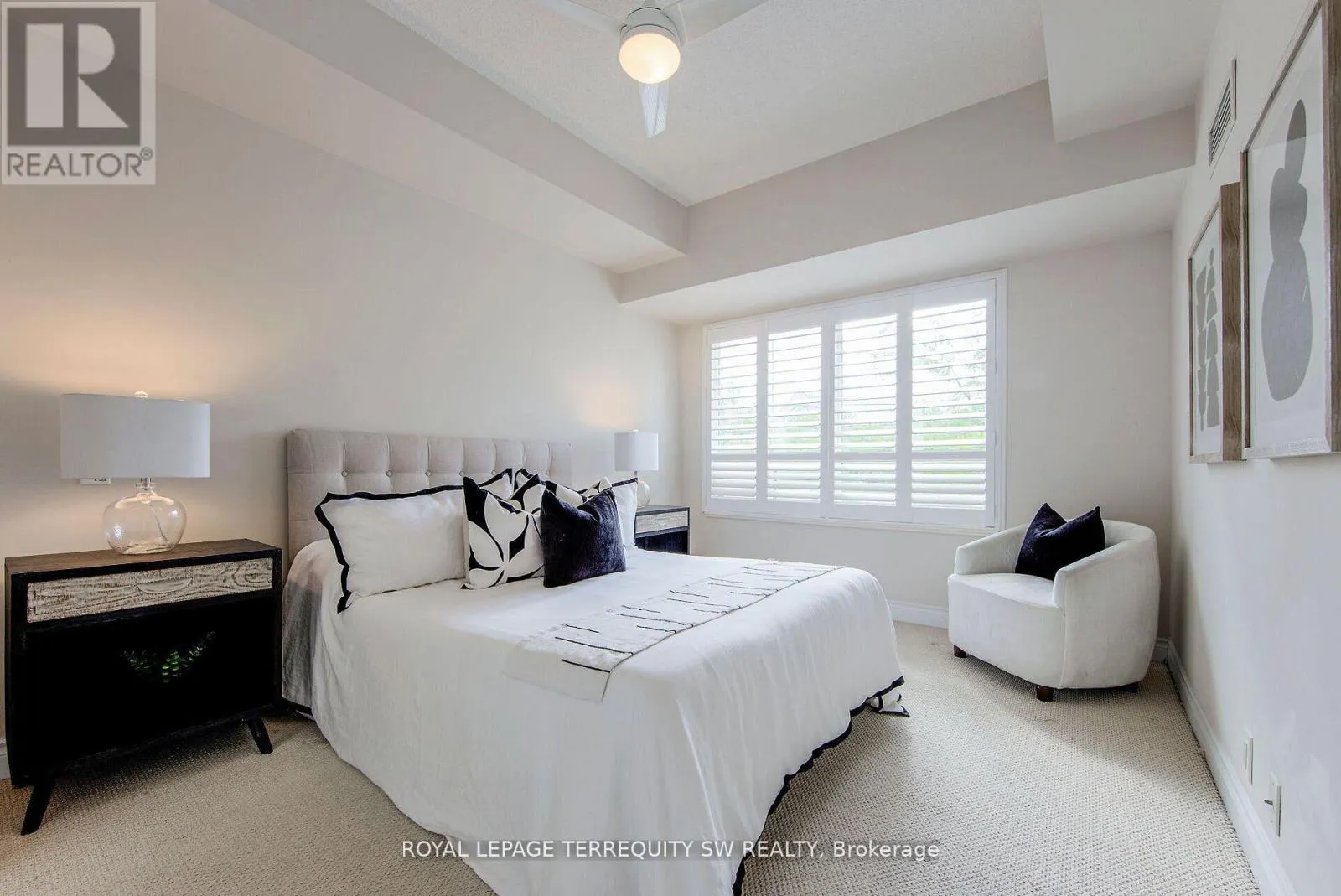 208 - 2 CLAIRTRELL ROAD