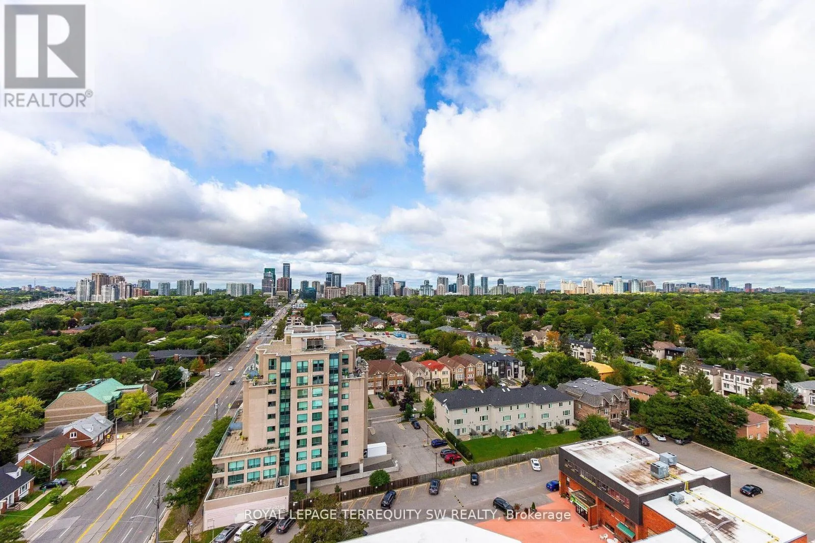 208 - 2 CLAIRTRELL ROAD