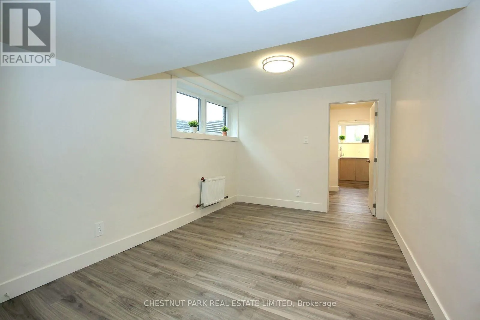 1 - 1472 AVENUE ROAD