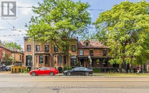 4 - 364 DUNDAS STREET E