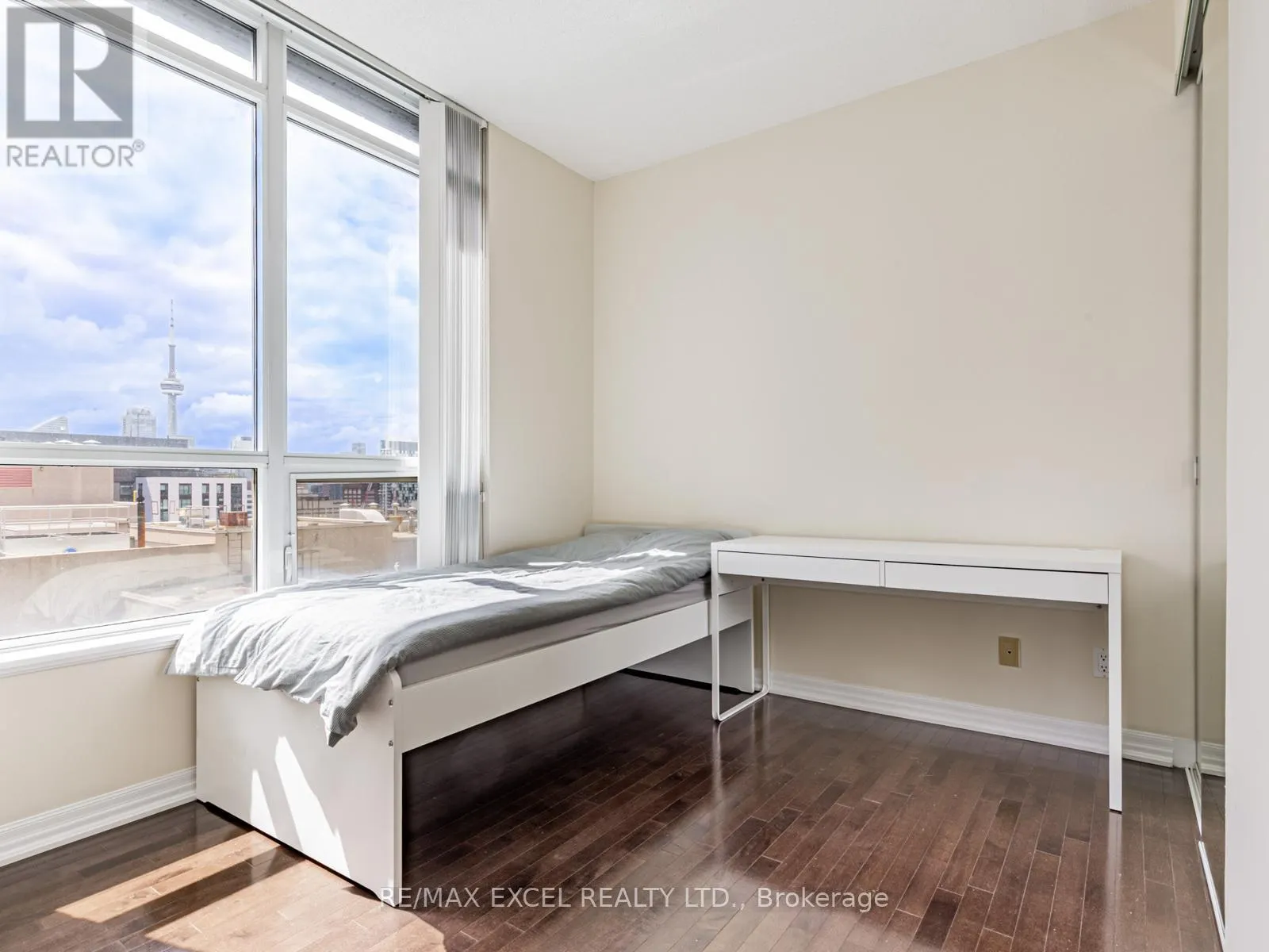 PH306 - 770 BAY STREET