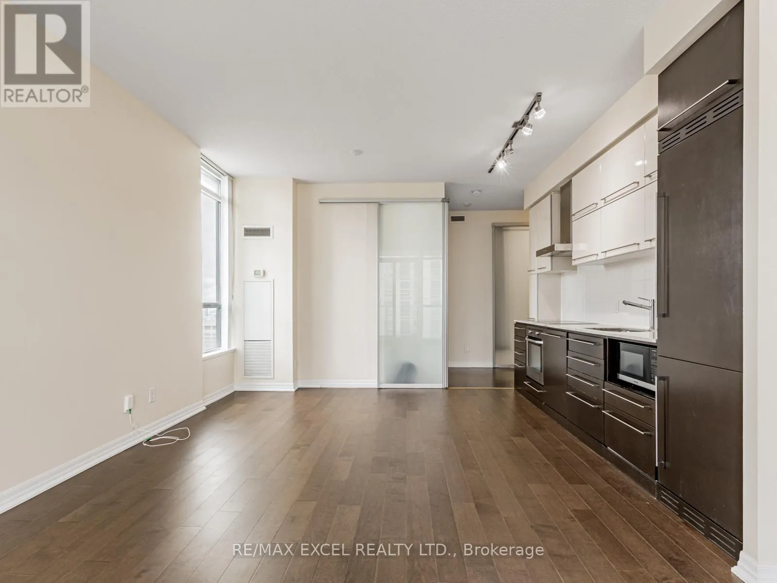PH306 - 770 BAY STREET