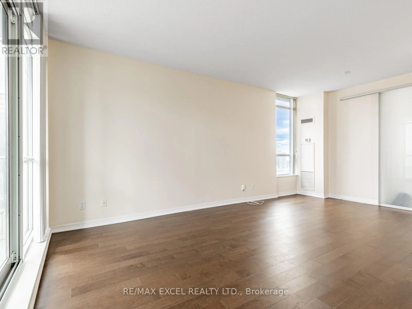 PH306 - 770 BAY STREET
