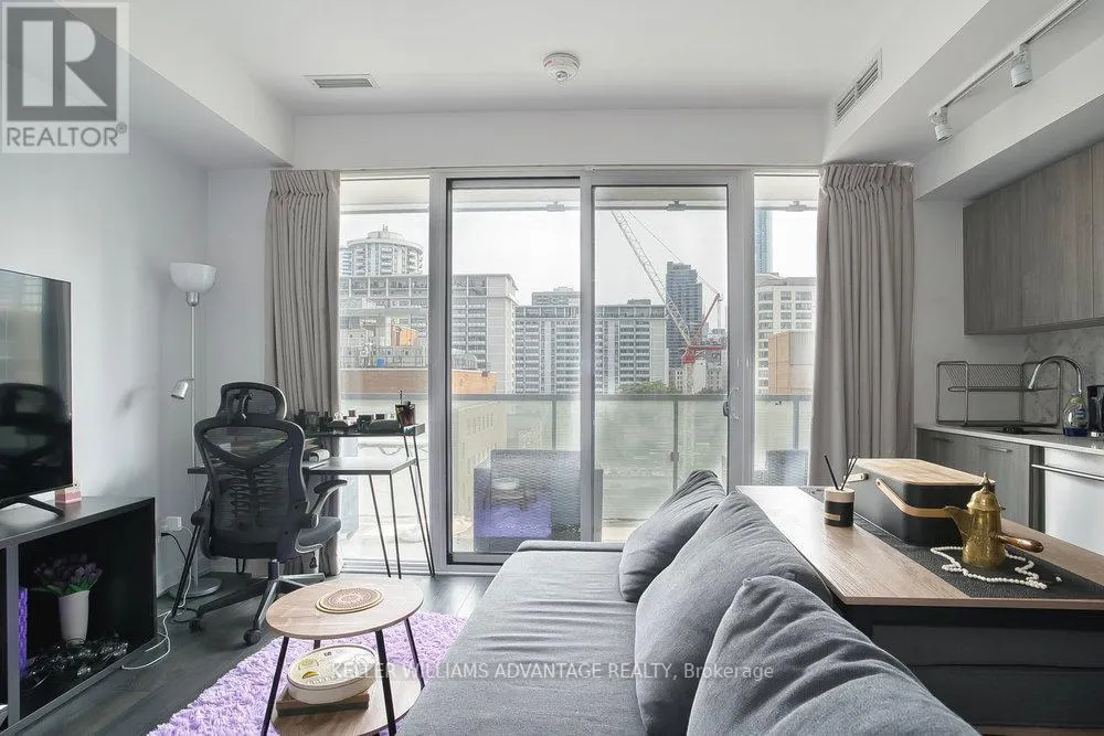 603 - 28 WELLESLEY STREET E