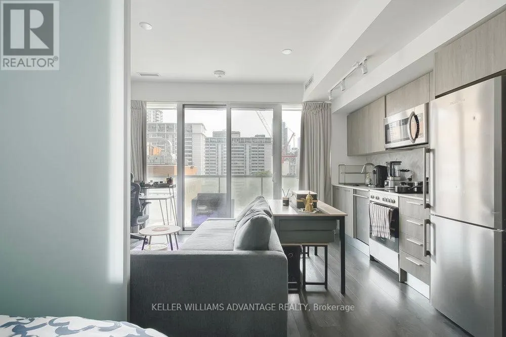 603 - 28 WELLESLEY STREET E