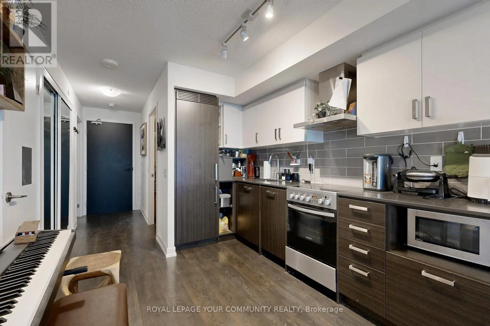 410 - 125 REDPATH AVENUE