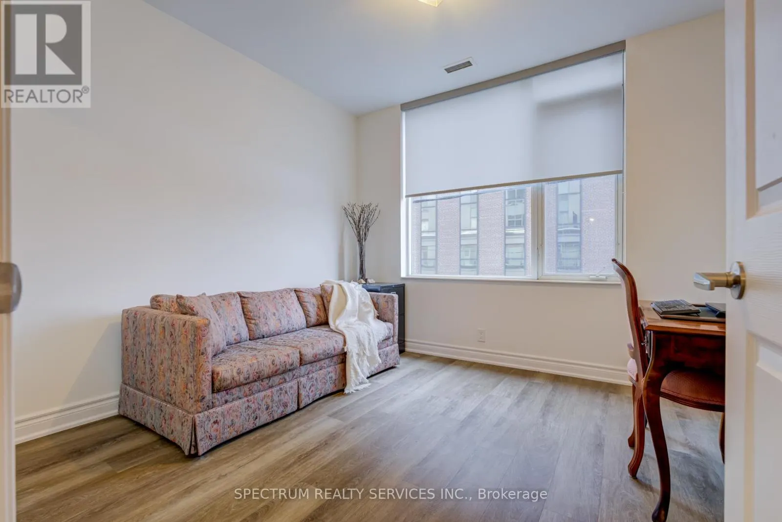 205 - 980 YONGE STREET