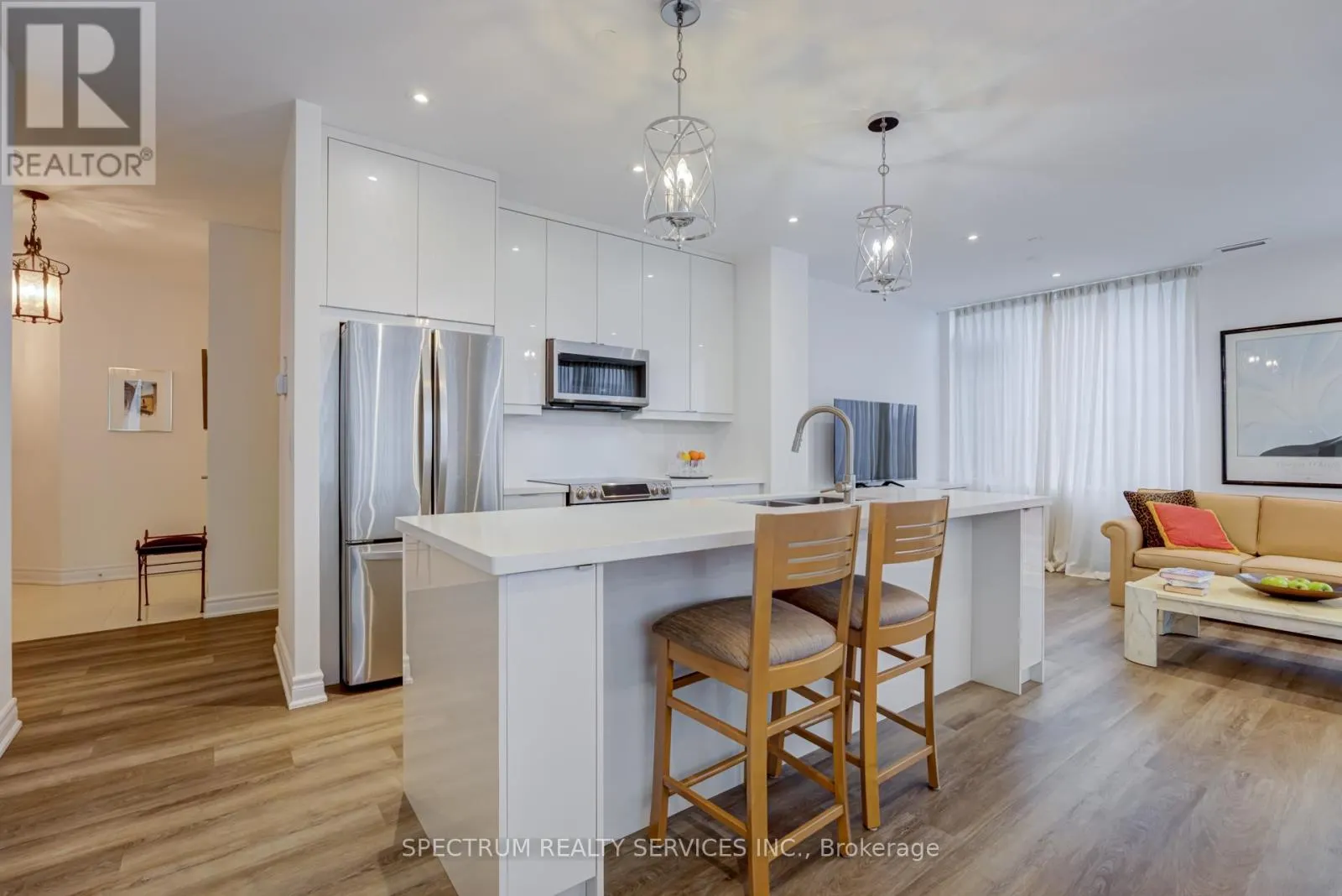 205 - 980 YONGE STREET