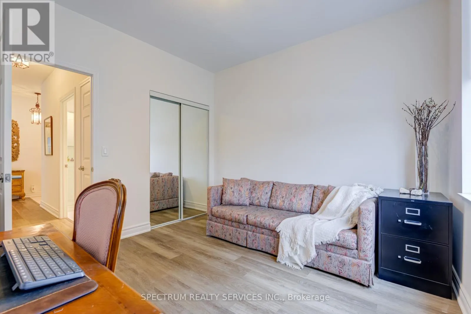 205 - 980 YONGE STREET