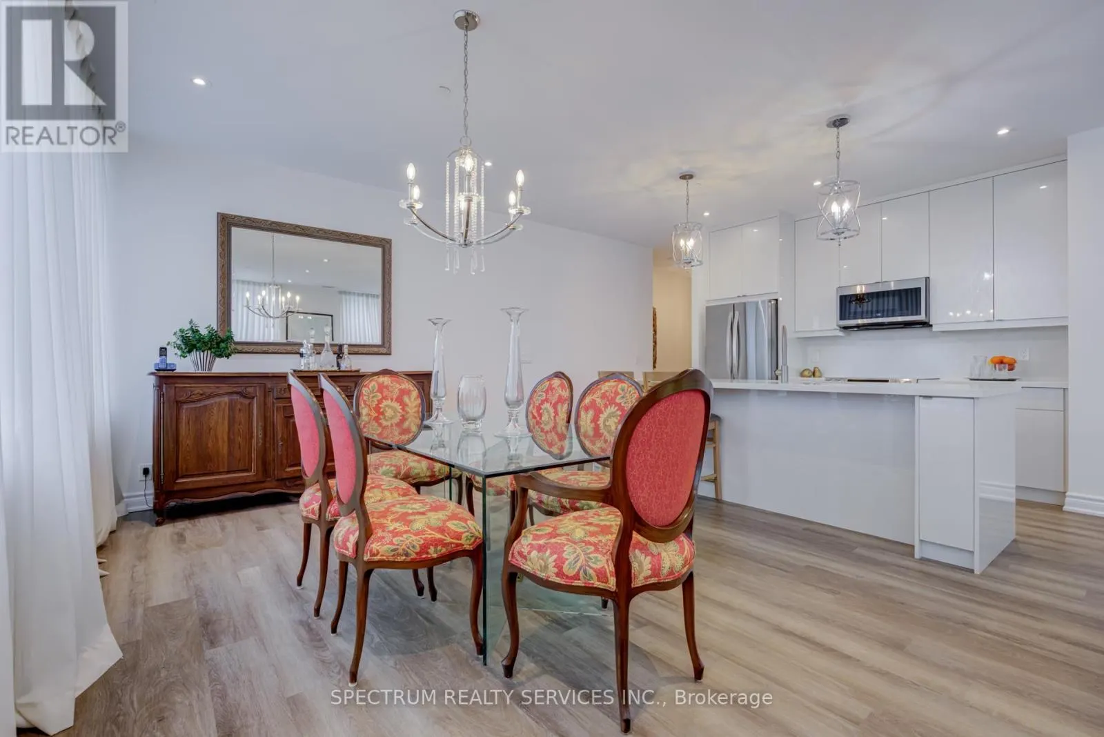 205 - 980 YONGE STREET