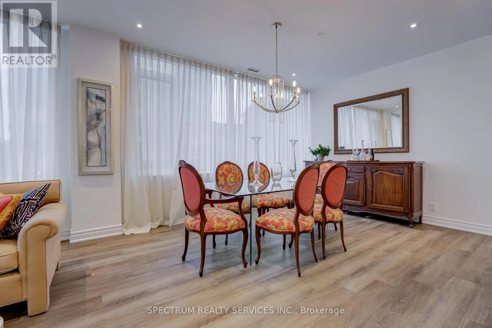 205 - 980 YONGE STREET