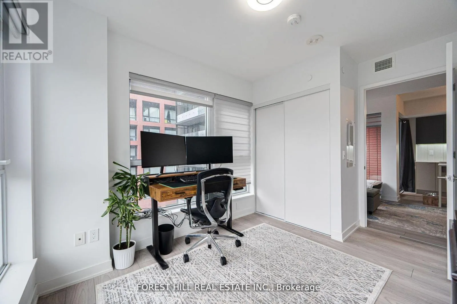411 - 8 TIPPETT ROAD