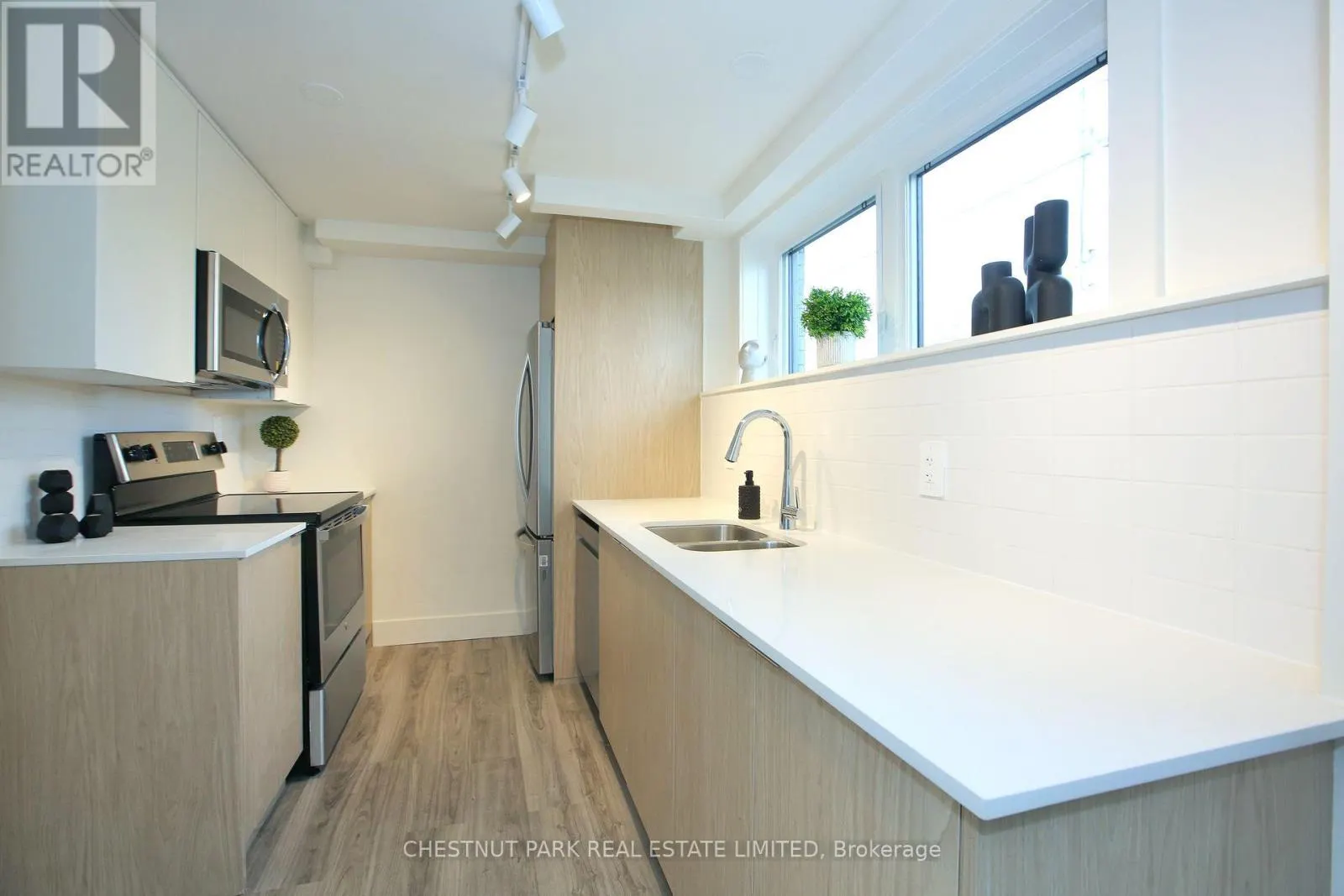 1 - 1444 AVENUE ROAD