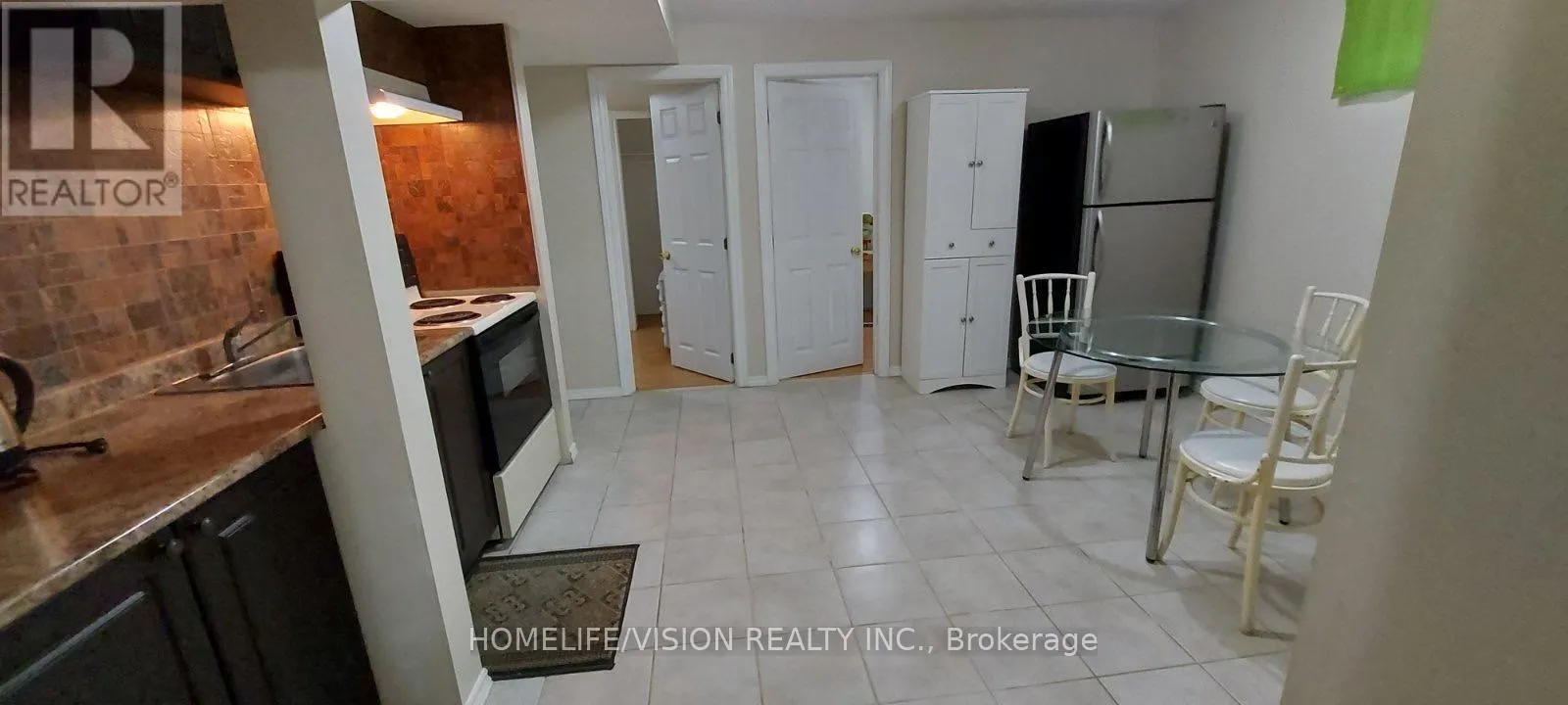 ROOM A - 168 OLD SHEPPARD AVENUE