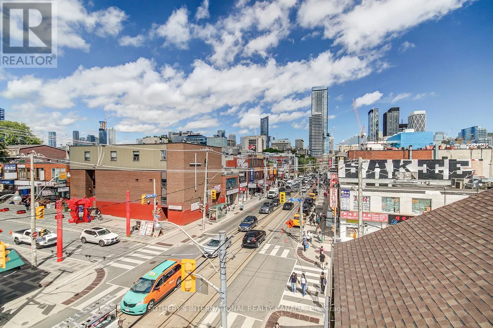 3 - 453 DUNDAS STREET W