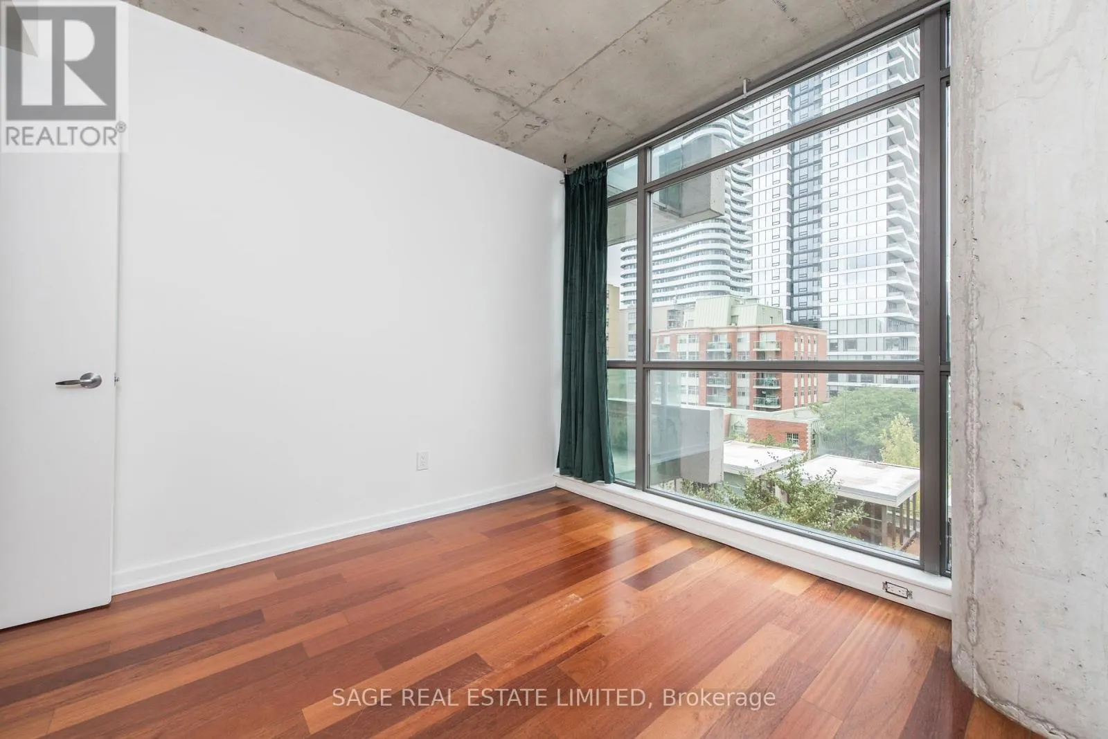 605 - 281 MUTUAL STREET
