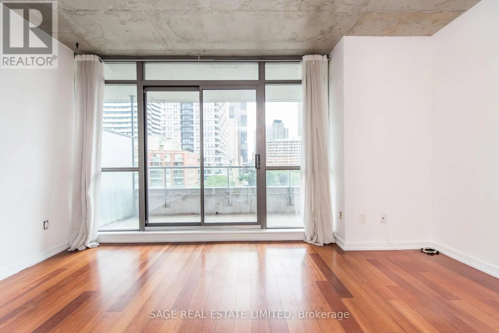 605 - 281 MUTUAL STREET